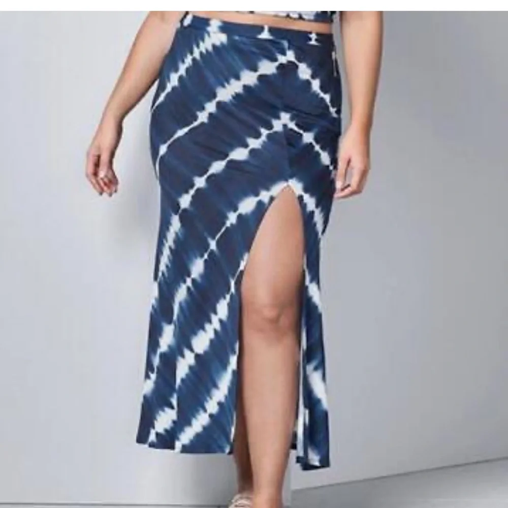 NWT VENUS TWO PIECE SET - Picture 2 of 3